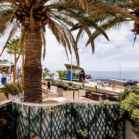 Sea Front Apartment *
